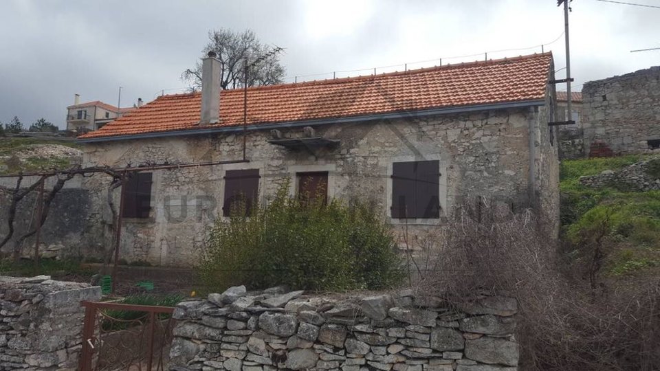 Old stone house in Nerežišća