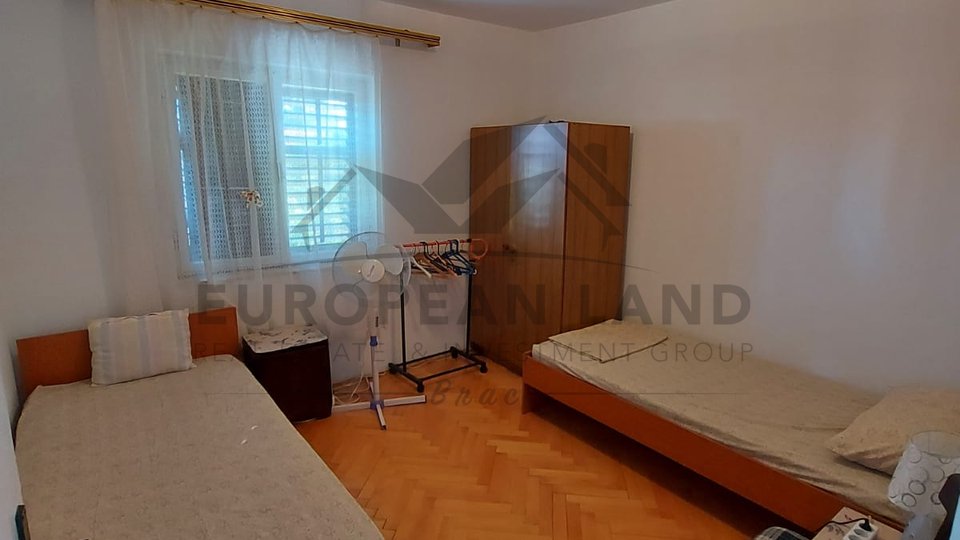 We mediate in the sale of a house in Supetar