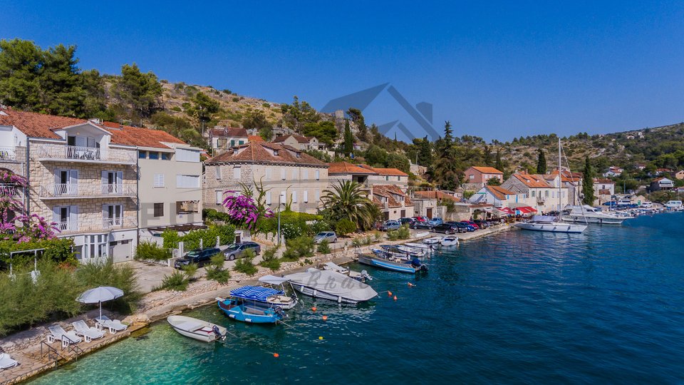 HOUSE - first row to the sea – BOBOVIŠĆA